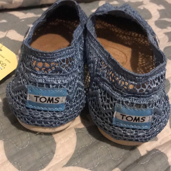 Toms - Picture 2 of 3